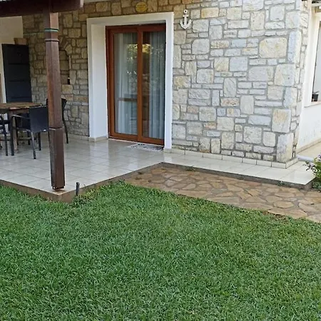 Plaja 10 Dk , Bahceli, Huzurlu