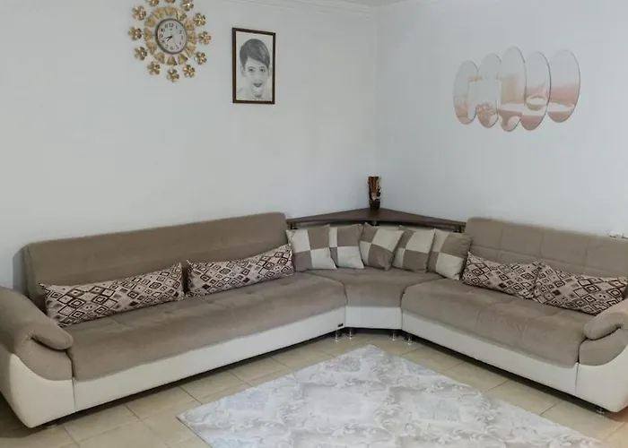 Plaja 10 Dk , Bahceli, Huzurlu
